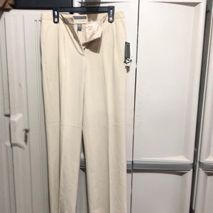 Brand new Josephine Chaus pants size 8